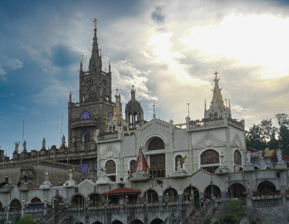 Exclusive 1-Day Simala with Cebu City Tour