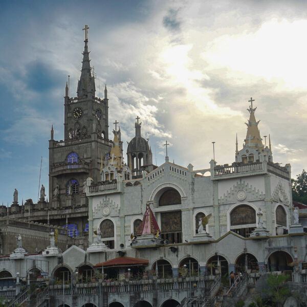 Exclusive 1-Day Simala with Cebu City Tour